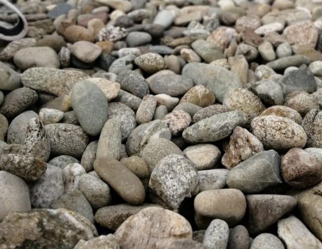 Галька речная пестрая (20-40 мм.)  купить в Иваново от производителя, без посредников